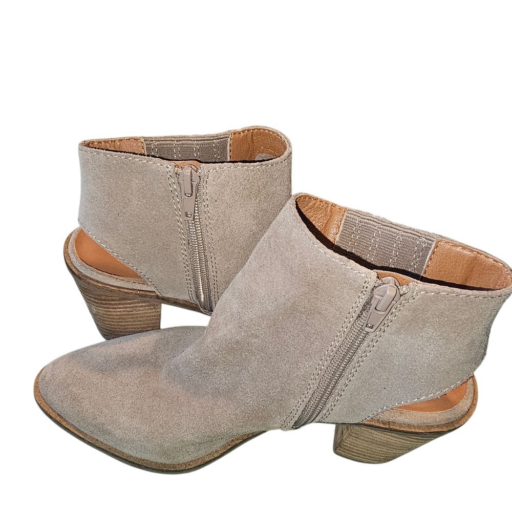 Lucky Brand Leather Elegant Beige Ankle Booties Boots Shoes - Picture 9 of 12